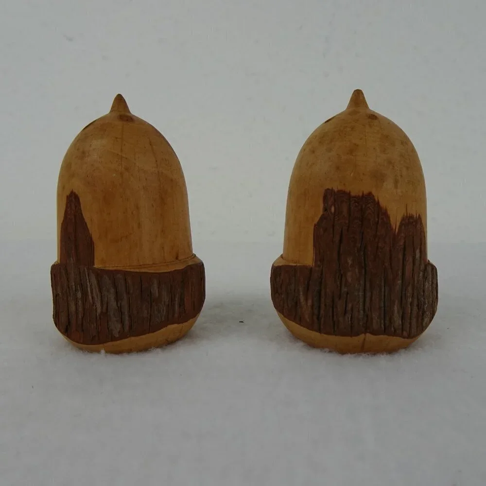 Vintage Acorn Salt and Pepper Shakers Wood Cherokee NC Souvenir Rustic Farmhouse